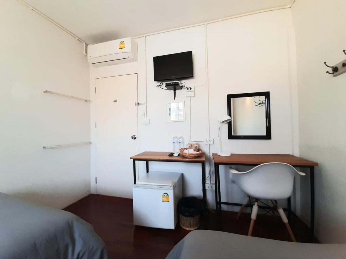 Pingplalee Female House Bed & Breakfast Bangkok Ngoại thất bức ảnh
